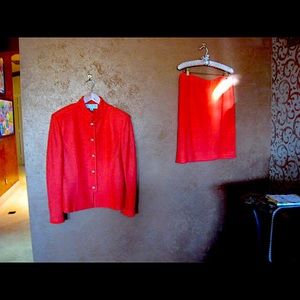 St John size 10 Worn 2x. Smoke & pet free home.